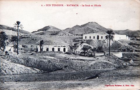 Sud tunisien - Matmata - Le souk et l'école - Carte postale ancienne Tunisie