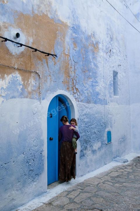 Ruelles et portes bleues et blanches de la medina de Hammamet
