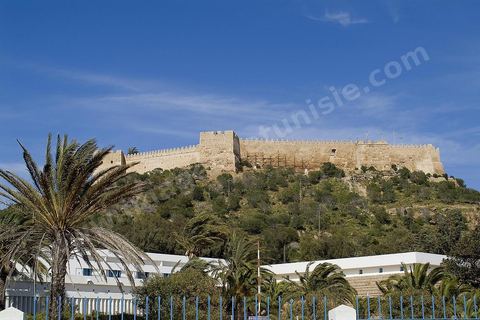 Forteresse byzantine surplombant la ville côtière de Kelibia au Cap Bon
