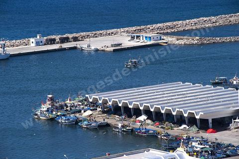 Le port au coeur de la ville de Kelibia