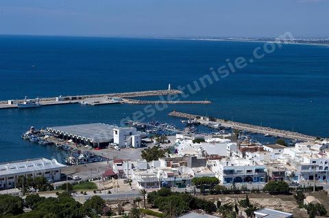 Le port au coeur de la ville de Kelibia
