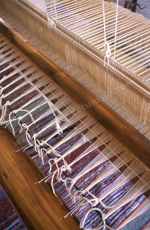 Atelier de tissage au village Ken
