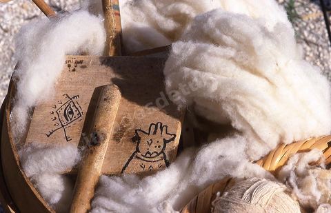 Atelier de tissage au village Ken