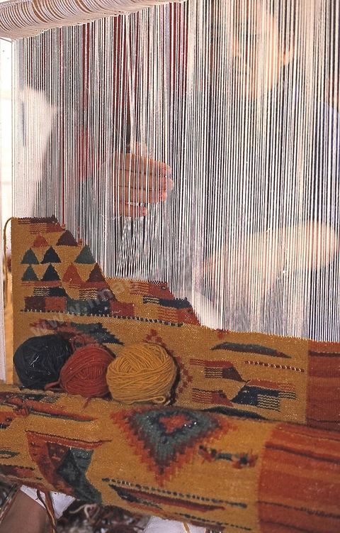 Atelier de tissage au village Ken