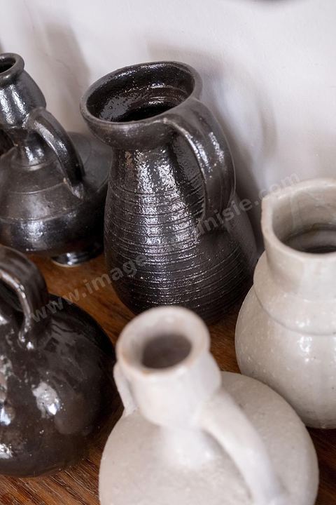 Atelier de poterie au village Ken