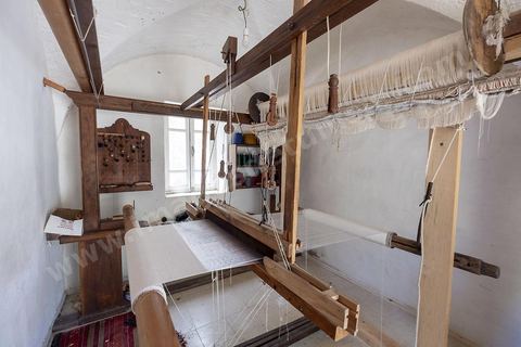 Atelier de tissage au village Ken
