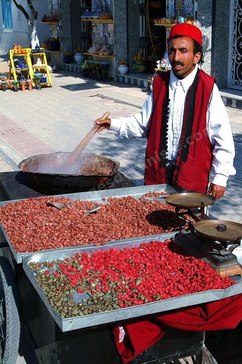Vendeur ambulant de pralines à Nabeul