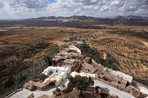 Vue sur le Village berbère de Takrouna
