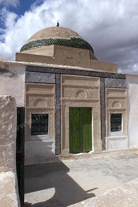 Mausolée au Village berbère de Takrouna