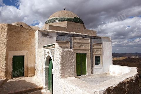 Mausolée au Village berbère de Takrouna