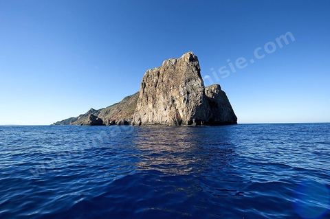 île de Zembra au large du Cap Bon