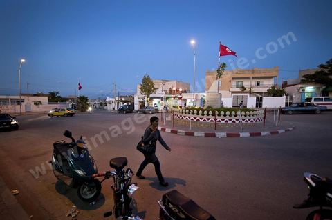 26 septembre 2011 : place des Martyrs au coeur des quartiers populaires de la Cité Ezzouhour quartier de la révolution tunisienne à Kasserine