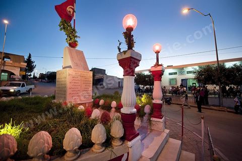 26 septembre 2011 : place des Martyrs au coeur des quartiers populaires de la Cité Ezzouhour quartier de la révolution tunisienne à Kasserine