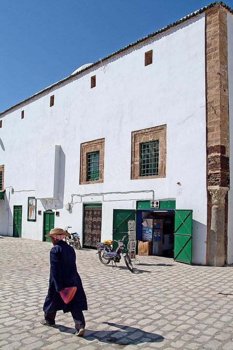 façade arriere de la garnde mosquée de Bizerte