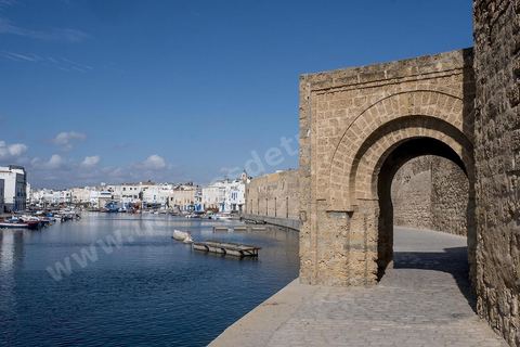 Kasbah et remparts de la medina de Bizerte à l'entrée du vieux port