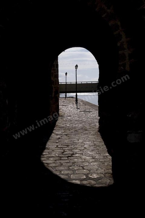Kasbah et remparts de la medina de Bizerte à l'entrée du vieux port