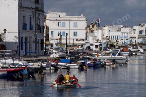 Kasbah et remparts de la medina de Bizerte à l'entrée du vieux port