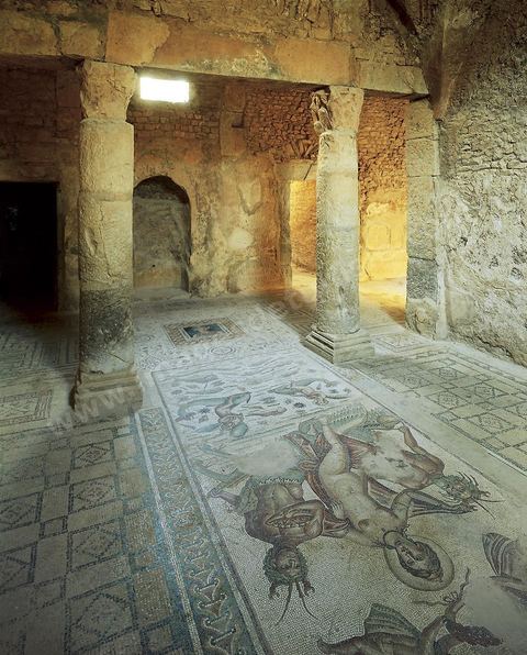 sous sol de la maison d'Amphitrite avec pavement de mosaiques, Bulla Regia