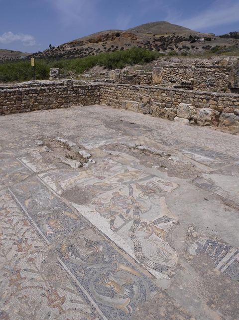 quartier d'habitations et villas souterraines romaines Site archéologique de Bulla Regia 