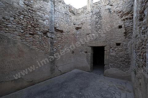 Sous-sol de la Maison d'Amphitrite dans le quartier d'habitations sur le site archéologique romain de Bulla Régia, dans le nord ouest de la Tunisie.