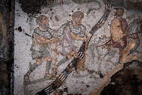 Détails de mosaïques représentant des scènes de chasse dasn la  Maison de la Chasse dans le quartier d'habitations sur le site archéologique romain de Bulla Régia, dans le nord ouest de la Tunisie.
