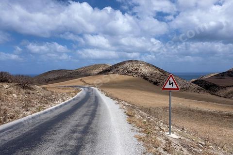 Le site naturel de Ras Angela, à une petite quinzaine de kilomètres au nord ouest de Bizerte, est le cap le plus septentrional du continent africain. Son accès est facile via une route goudronnée. Le site est à l'image de cette côte du nord ouest de la Tunisie, sauvage avec des criques rocheuses et des grandes plages de sables fins. Deux monuments marquent la particularité de ce site, mais le plus interessant est bien le paysage, mer rocheuse à gauche et plage à droite, le tout dominé par le phare. Son accès facile en fait un lieu assez touristique et très prisé pour sa plage.