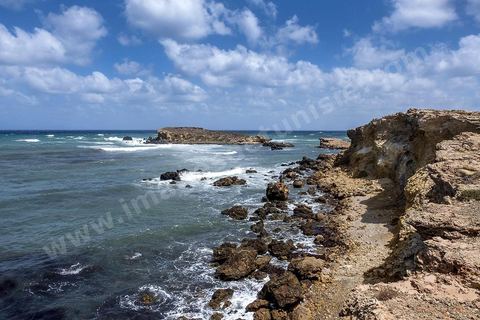 Le site naturel de Ras Angela, à une petite quinzaine de kilomètres au nord ouest de Bizerte, est le cap le plus septentrional du continent africain. Son accès est facile via une route goudronnée. Le site est à l'image de cette côte du nord ouest de la Tunisie, sauvage avec des criques rocheuses et des grandes plages de sables fins. Deux monuments marquent la particularité de ce site, mais le plus interessant est bien le paysage, mer rocheuse à gauche et plage à droite, le tout dominé par le phare. Son accès facile en fait un lieu assez touristique et très prisé pour sa plage.