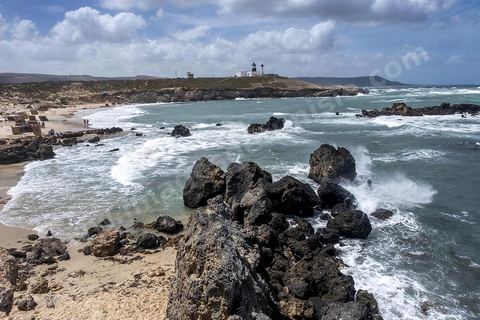 Le site naturel de Ras Angela, à une petite quinzaine de kilomètres au nord ouest de Bizerte, est le cap le plus septentrional du continent africain. Son accès est facile via une route goudronnée. Le site est à l'image de cette côte du nord ouest de la Tunisie, sauvage avec des criques rocheuses et des grandes plages de sables fins. Deux monuments marquent la particularité de ce site, mais le plus interessant est bien le paysage, mer rocheuse à gauche et plage à droite, le tout dominé par le phare. Son accès facile en fait un lieu assez touristique et très prisé pour sa plage.