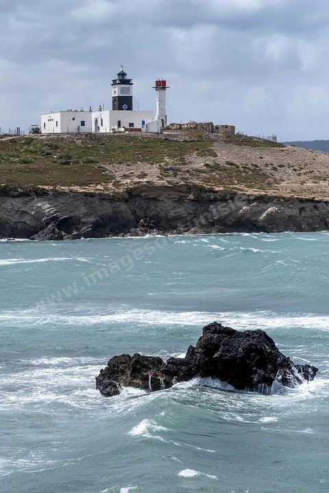 Le site naturel de Ras Angela, à une petite quinzaine de kilomètres au nord ouest de Bizerte, est le cap le plus septentrional du continent africain. Son accès est facile via une route goudronnée. Le site est à l'image de cette côte du nord ouest de la Tunisie, sauvage avec des criques rocheuses et des grandes plages de sables fins. Deux monuments marquent la particularité de ce site, mais le plus interessant est bien le paysage, mer rocheuse à gauche et plage à droite, le tout dominé par le phare. Son accès facile en fait un lieu assez touristique et très prisé pour sa plage.