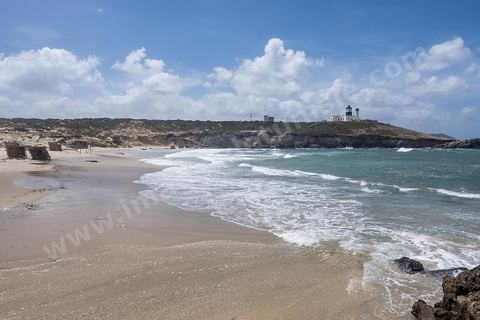 Le site naturel de Ras Angela, à une petite quinzaine de kilomètres au nord ouest de Bizerte, est le cap le plus septentrional du continent africain. Son accès est facile via une route goudronnée. Le site est à l'image de cette côte du nord ouest de la Tunisie, sauvage avec des criques rocheuses et des grandes plages de sables fins. Deux monuments marquent la particularité de ce site, mais le plus interessant est bien le paysage, mer rocheuse à gauche et plage à droite, le tout dominé par le phare. Son accès facile en fait un lieu assez touristique et très prisé pour sa plage.