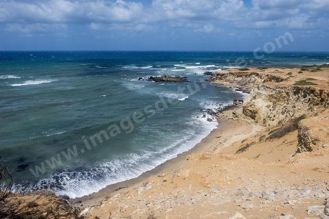 Après le cap Ras Angela, une fois engagèe sur cette piste qui longe la mer, c'est une succession sur près de 10 km de criques rocheuses surplombant la mer et protégeant des plages de sables blanc : Cap Sloumka, Cap Hmem, Cap Sidi Bechir, ... sont les quelques lieux à décourvrir pour sa nature, sa beauté, sa fraîcheur estivale et ses immenses plages de sables fins.