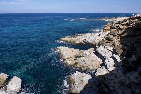 Port et falaises de Cap Zebib