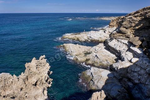Port et falaises de Cap Zebib