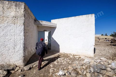 Avec Mustapha el Chaouachi, éléeveur et paysan, sur les hauteurs de Chaouach. Le village de Chaouach sur les hauteurs de Medjez El Bab. 