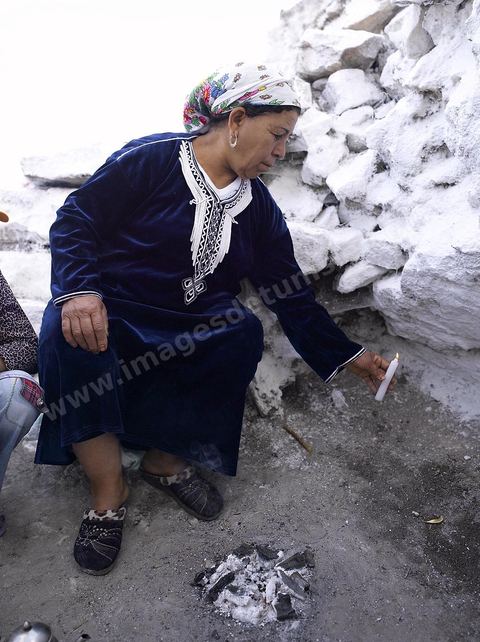 Le sanctuaire de la Mokhola est un lieu saint situé dans les citernes romaines d'Aïn El Hammam sur le site archéologique romain de Dougga. Le lieu est encore vénéré par les habitants de la région qui viennent y prier et chaque année faire des sacrifices. La paroi intérieure de la citerne, située à l'entrée du couloir de canalisation, est couverte de chaux et d'écriture au henné. Dans la grotte sombre les habitants viennent tout au long de l'année faire des offrandes et des voeux.