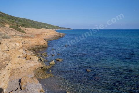 Sidi el Mekki Beach is famous for its location between the hill and its beautiful white sand. The beach runs along the cape of the same name. 