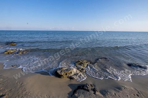 Sidi el Mekki Beach is famous for its location between the hill and its beautiful white sand. The beach runs along the cape of the same name. 