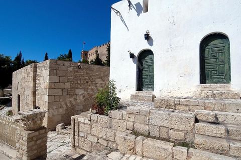 Façade extérieure Ancienne basilique chrétienne au pied de la Kasbah sur le haut de la colline du Kef