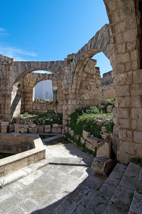 Les thermes publics romains au centre ville du Kef 