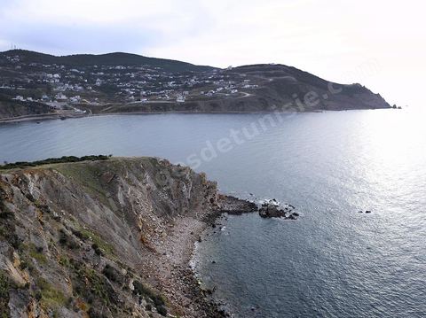Vue sur la mer et la ville de Tabarka depuis les remparts du fort genois de Tabarka