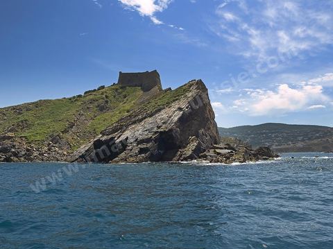 La presqu'ile du fort genois vue de la mer