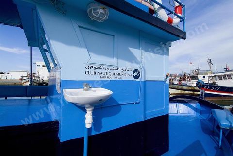 bateau du club nautique de Tabarka