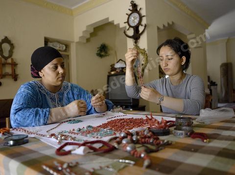 Atelier de corailleur à Tabarka - Préparation du corail, sculpture du corail et assemblage et confection de bijoux en corail