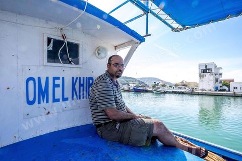 Chihab Amara, amateur d'un bateau de pêche à  Tabarka, s'est spécialisé dans la pêche à la langouste.