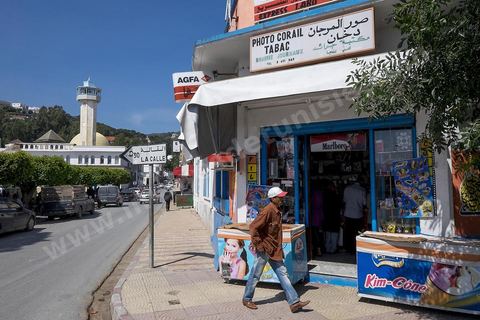Grande mosquée et jardin au centre ville de Tabarka