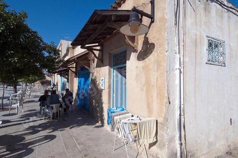 rue et ambiance dans la ville andalouse de Testour