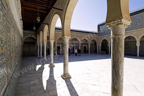 Patio de la zaouia sidi sahab ou mosquée du Barbier à Kairouan