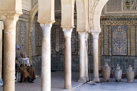 Patio de la zaouia sidi sahab ou mosquée du Barbier à Kairouan