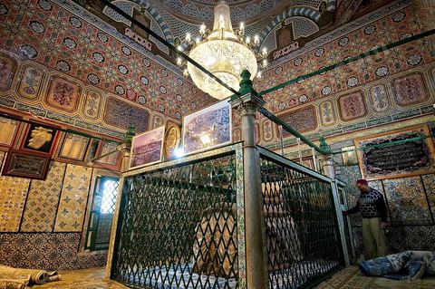 Tombeau de Abou Zama el-Balaoui, compagnon du prophète, dans la Zaouia de Sidi Sahab ou mosquée du Barbier à Kairouan