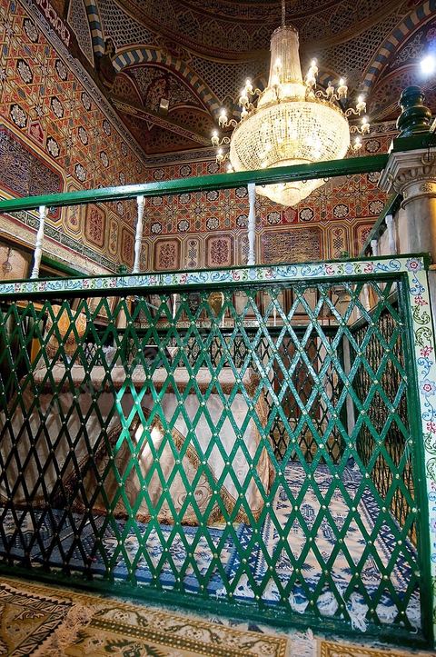 Tombeau de Abou Zama el-Balaoui, compagnon du prophète, dans la Zaouia de Sidi Sahab ou mosquée du Barbier à Kairouan